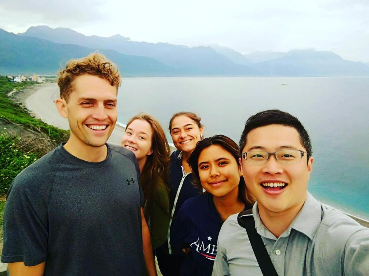 World Inn 窩二樓小客棧民宿 Hualien stad Exteriör bild