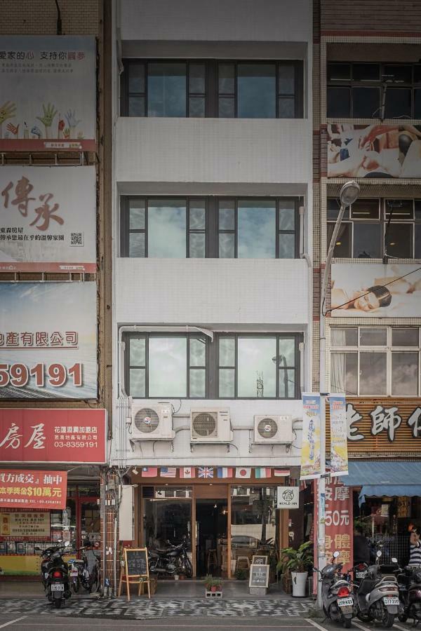 World Inn 窩二樓小客棧民宿 Hualien stad Exteriör bild